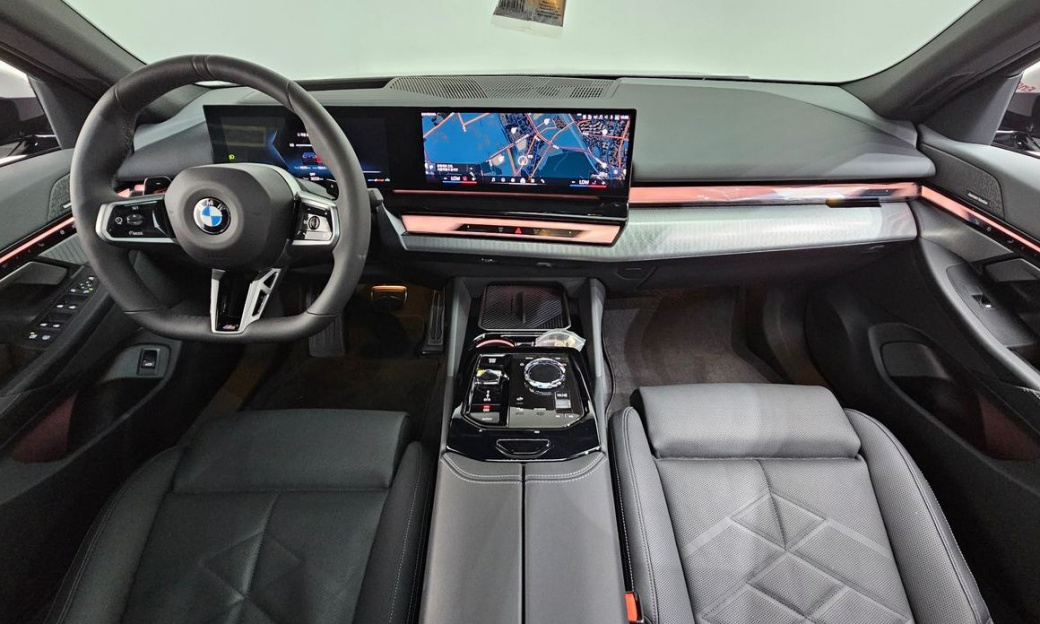 BMW 5-Series 530i xDrive M Sport, 2025