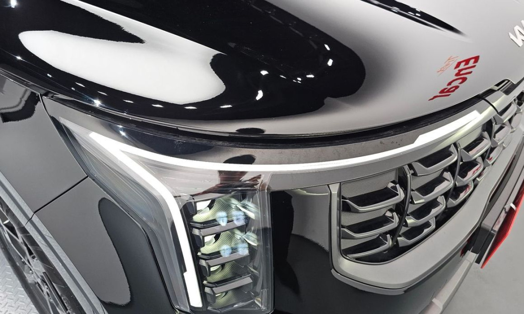 Kia Carnival 9-Seater Gravity, 2025