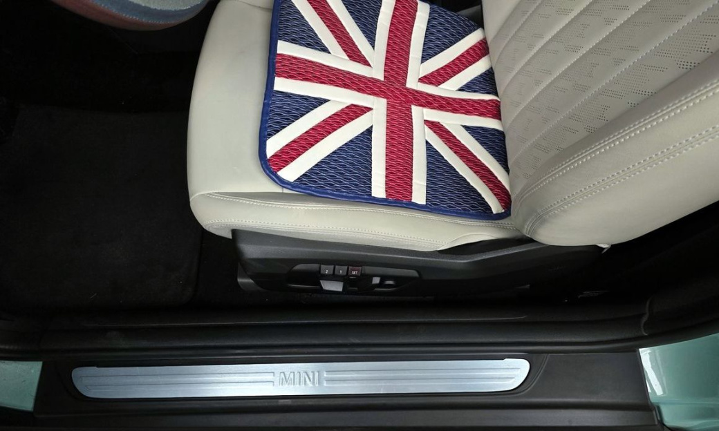 Mini Cooper Favoured, 2025