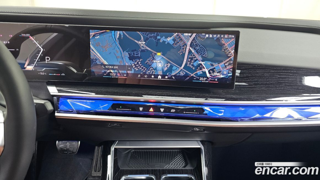 BMW 7-Series 740i xDrive M Sport, 2025