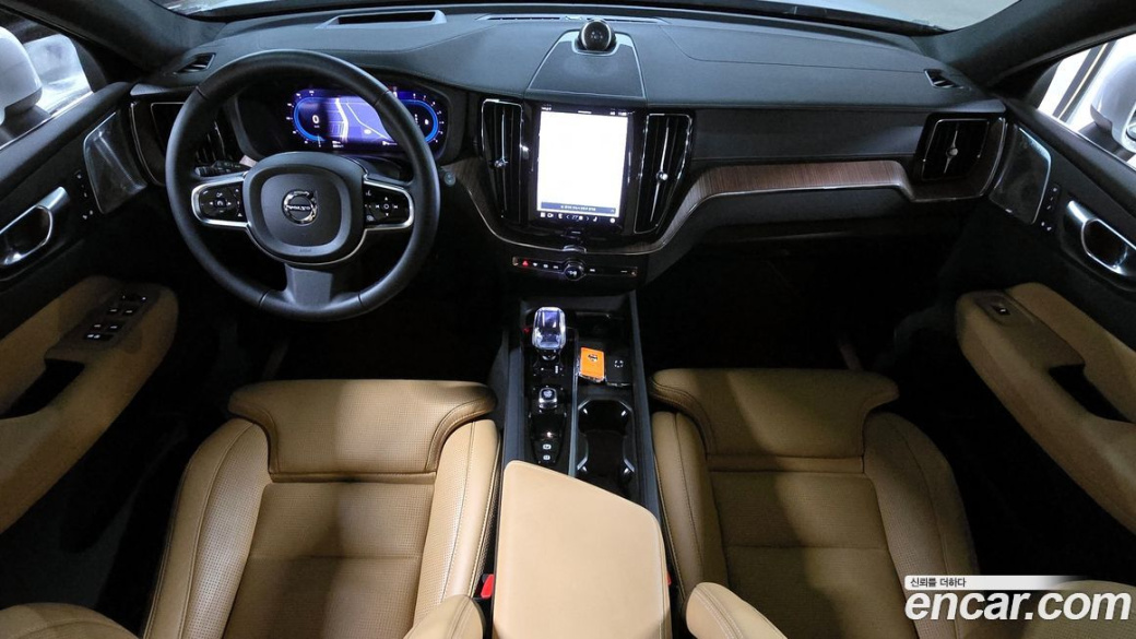 Volvo XC60 B5 Ultimate Bright, 2024