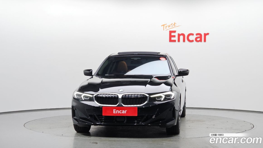 BMW 3-Series 320i, 2025