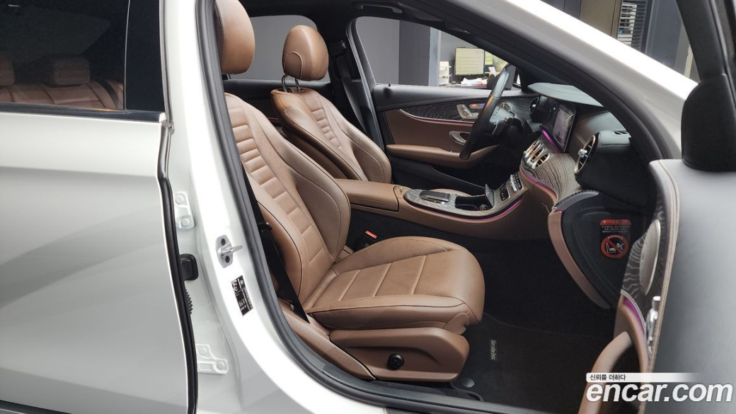 Mercedes-Benz E-Class E350 4MATIC Exclusive, 2023