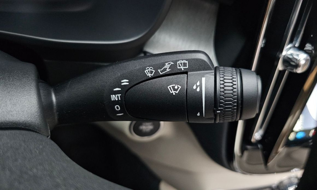 Volvo XC40 B4 Ultra Bright, 2025
