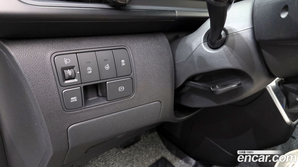 Hyundai Staria 4WD Tourer 9-Seater, 2025