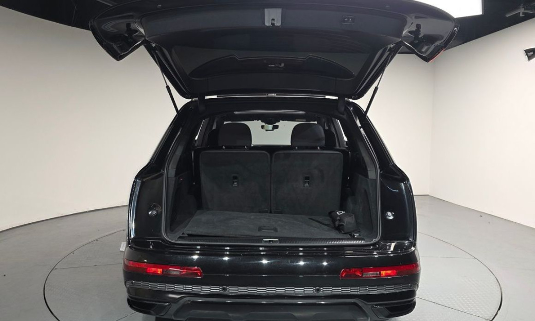 Audi Q7 55 TFSI Quattro Premium, 2022