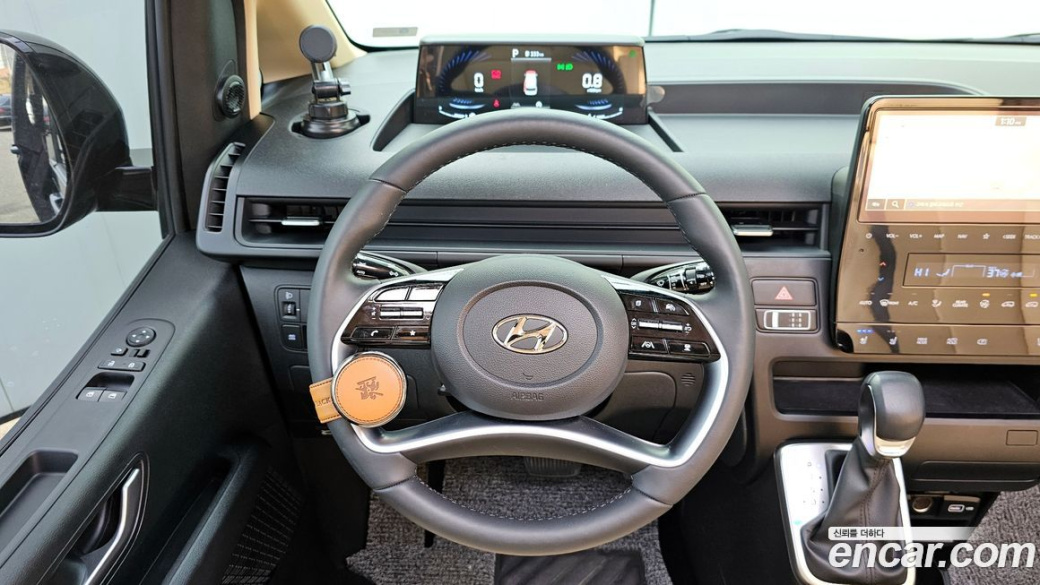 Hyundai Staria Tourer 9-Seater, 2024