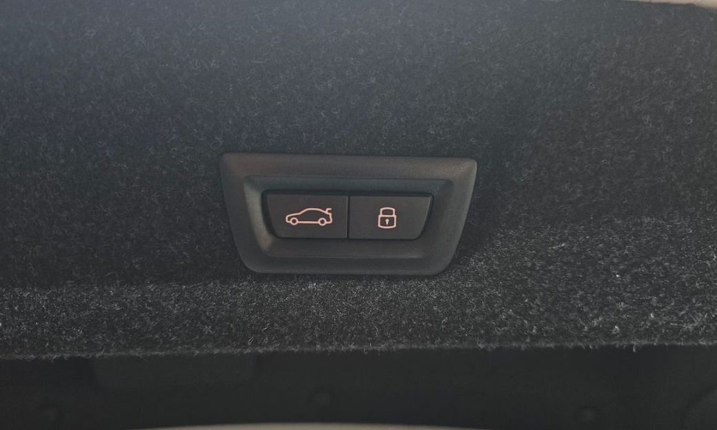 BMW 3-Series 320i M Sport, 2024