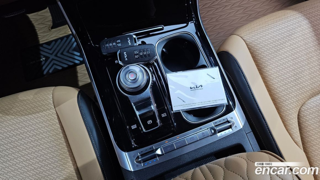Kia Carnival 7-Seater Signature, 2023
