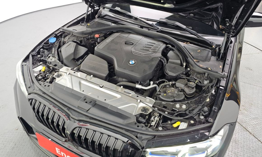 BMW 3-Series 320i Touring M Sports, 2024