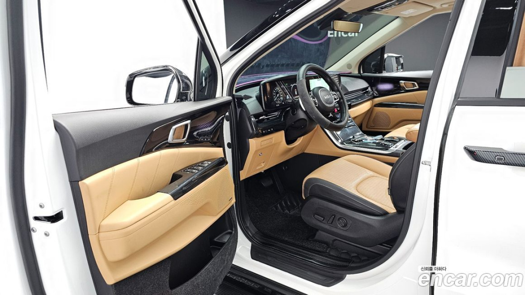 Kia Carnival 9-Seater Signature, 2023