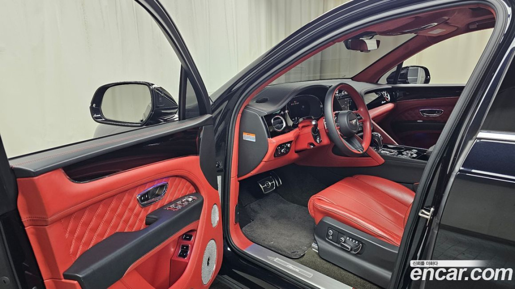 Bentley Bentayga 4.0 V8 Azure, 2023