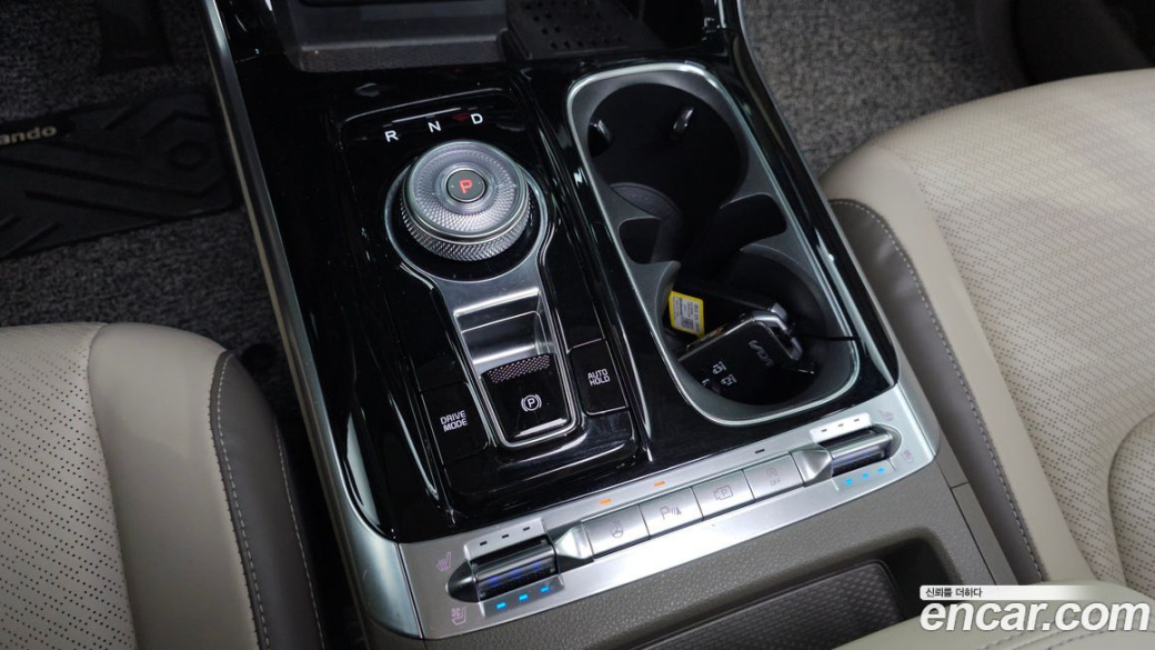Kia Carnival 9-Seater Signature, 2023