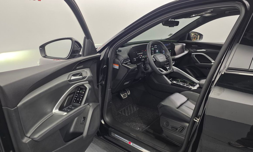 Audi Q5 45 TFSI Quattro S Line Black Ediiton, 2025