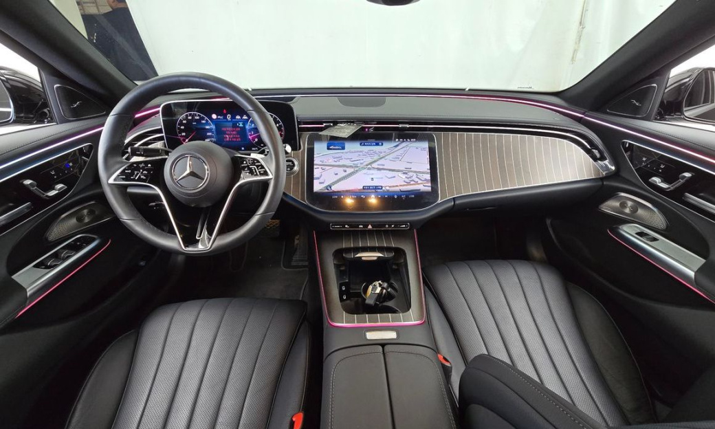 Mercedes-Benz E-Class E300 4MATIC Exclusive, 2024