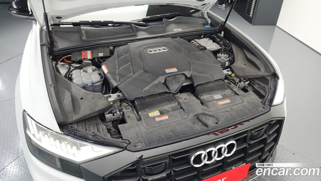 Audi Q8 55 TFSI Quattro Premium, 2023