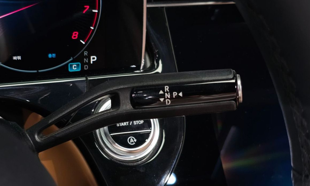 Mercedes-Benz E-Class E300 4MATIC AMG Line, 2024