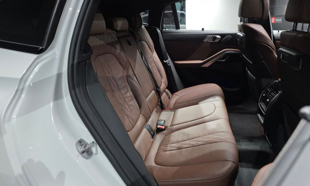 BMW X6 xDrive40i M Sport, 2025