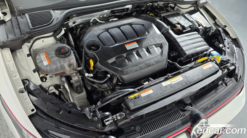 Volkswagen Golf 2.0 GTI, 2024