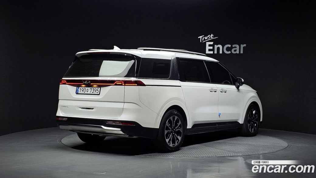 Kia Carnival 7-Seater Signature, 2023