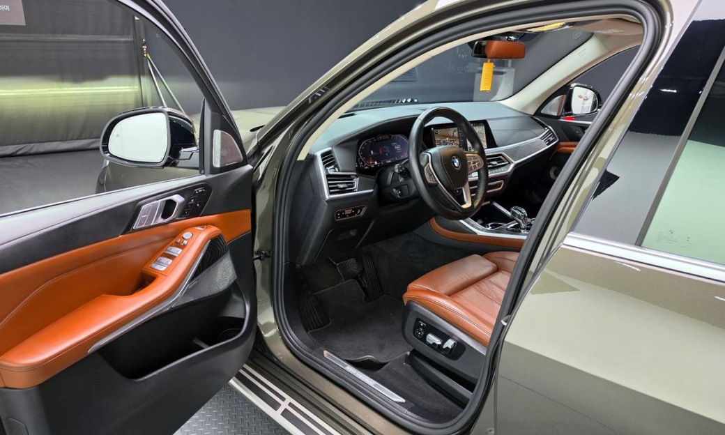 BMW X7 xDrive 40i Design Pure Excellence 6-Seater, 2022