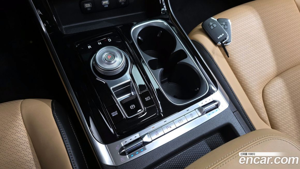 Kia Carnival 7-Seater Signature, 2023