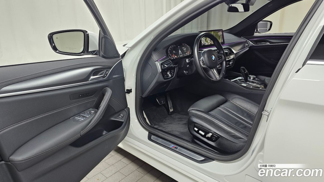 BMW 5-Series 520i M Sport, 2023