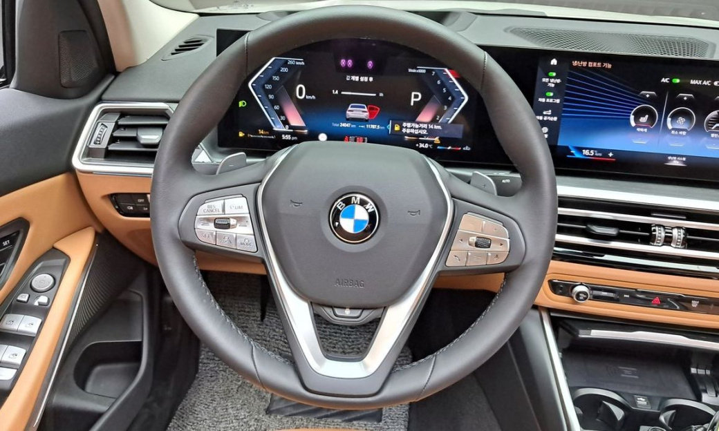 BMW 3-Series 320i, 2024