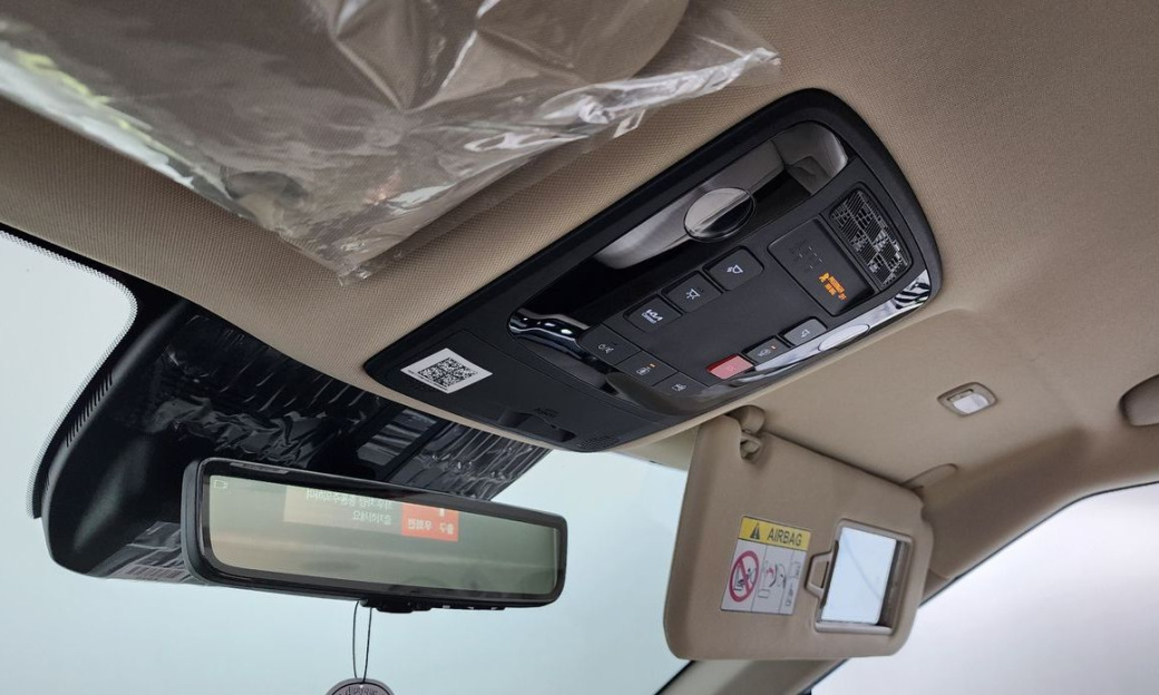 Kia Carnival 7-Seater Signature, 2025