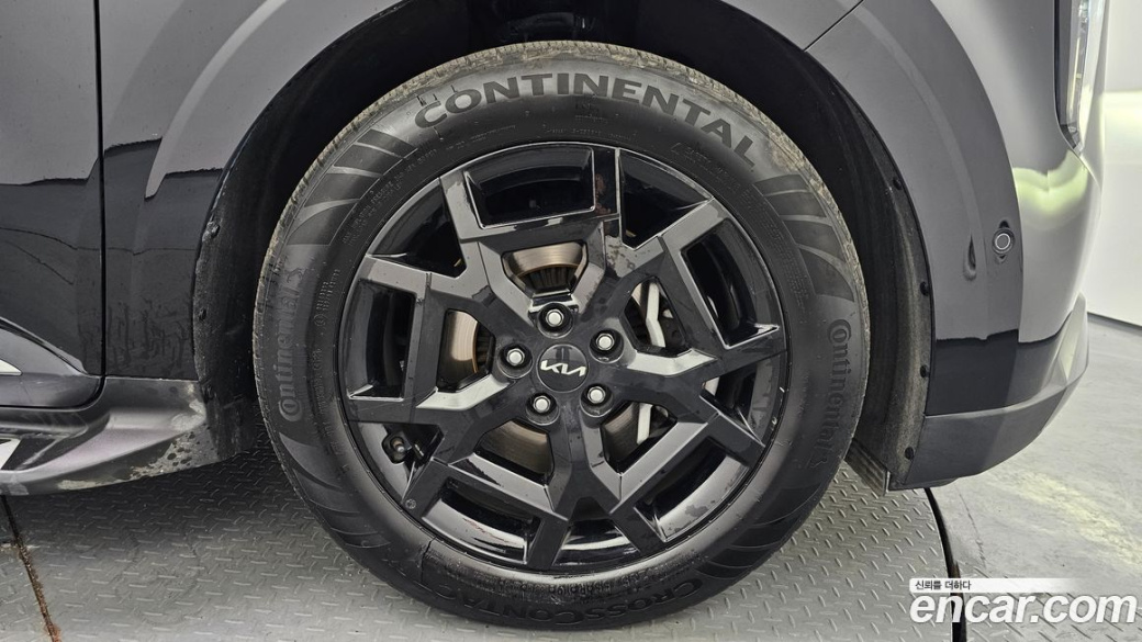 Kia Carnival 7-Seater Gravity, 2024