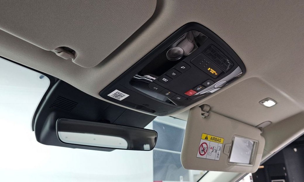 Kia Carnival 9-Seater Signature, 2025