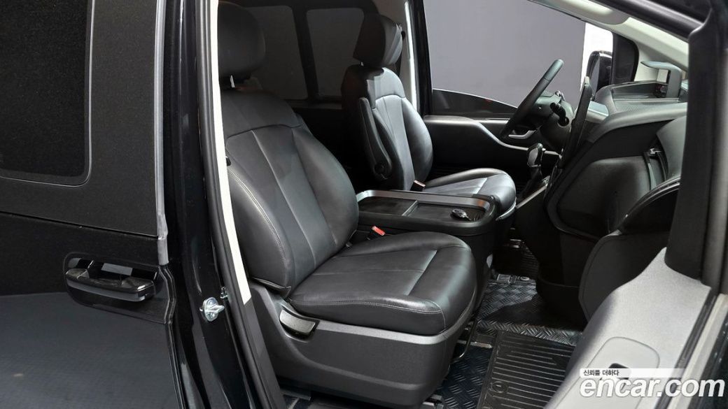 Hyundai Staria Cargo 5-Seater, 2025