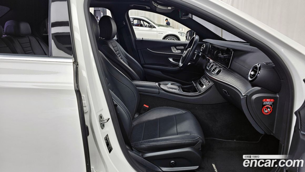Mercedes-Benz E-Class E220d 4MATIC AMG Line, 2022