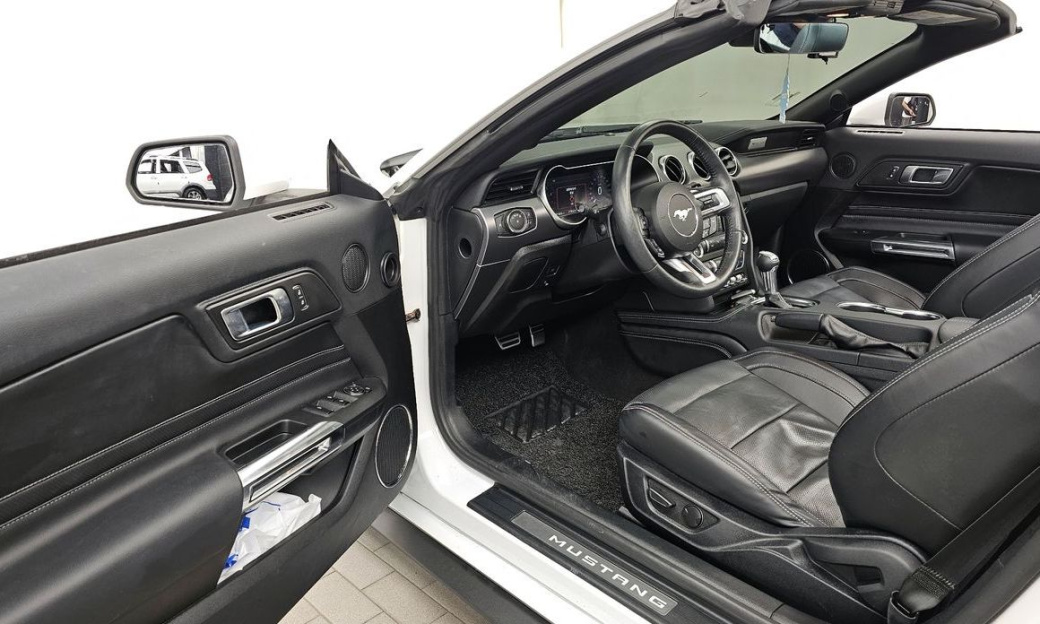 Ford Mustang Convertible, 2022
