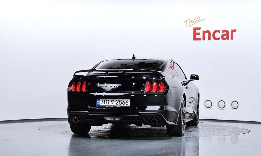 Ford Mustang Coupe, 2022