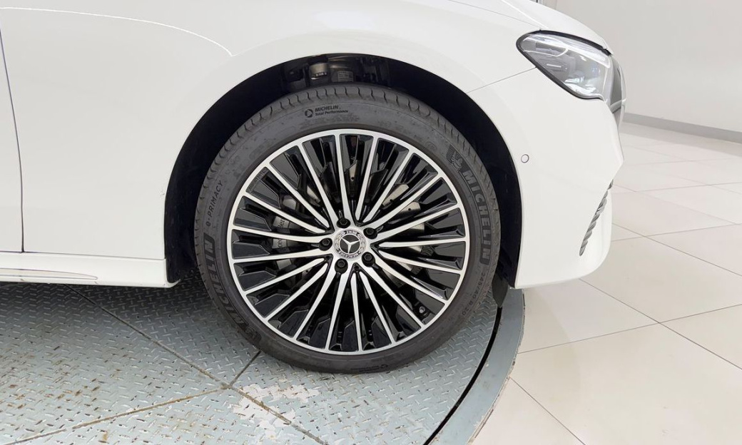 Mercedes-Benz E-Class E450 4MATIC Exclusive, 2025