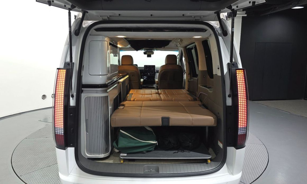 Hyundai Staria 2WD Camping Car, 2024