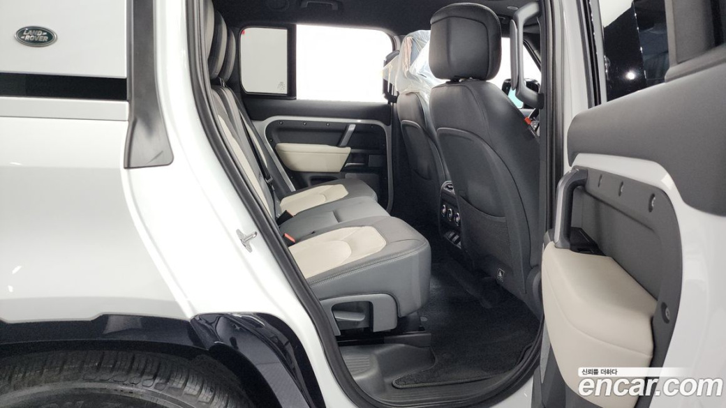 Land Rover Defender 130 D300 X-Dynamic HSE, 2023