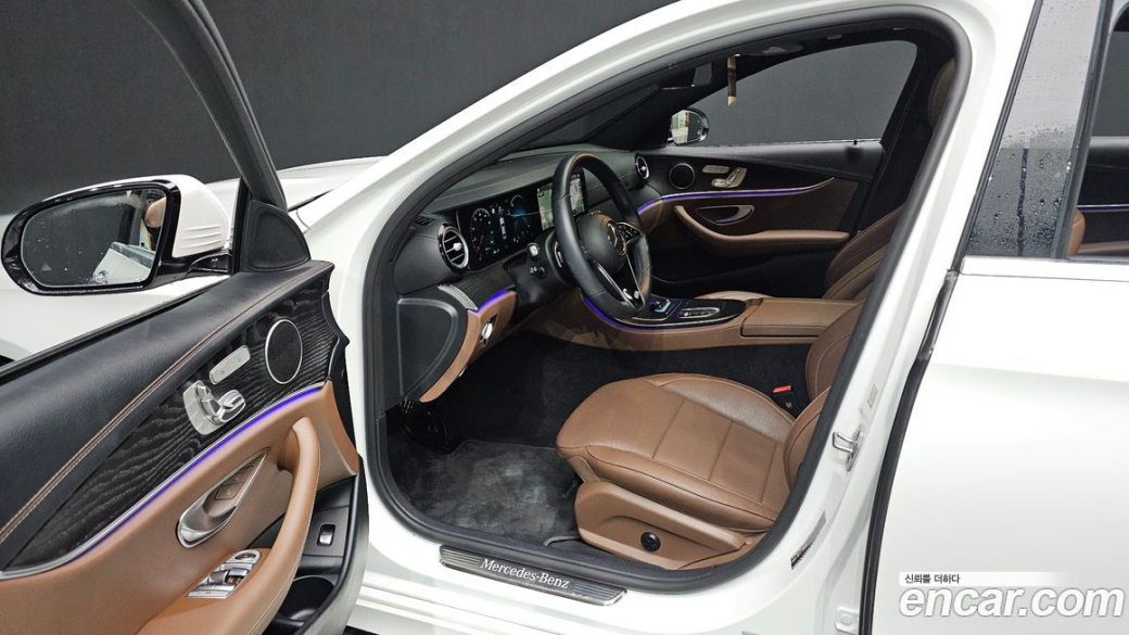 Mercedes-Benz E-Class E250 AMG Line, 2023