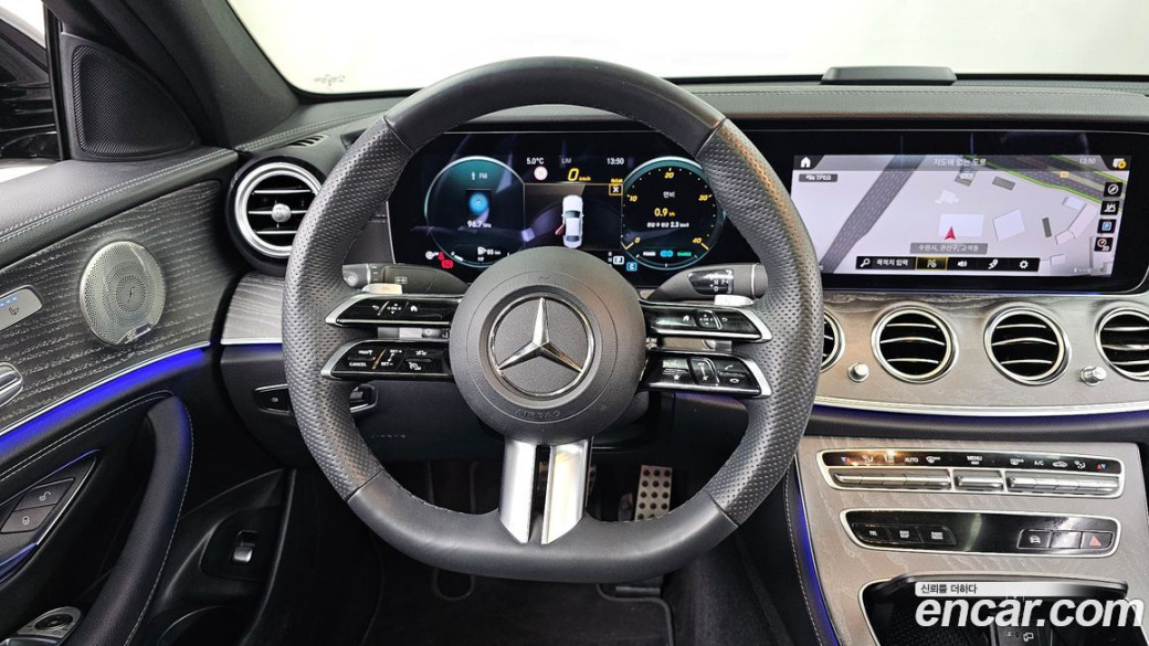 Mercedes-Benz E-Class E350 4MATIC AMG Line, 2023