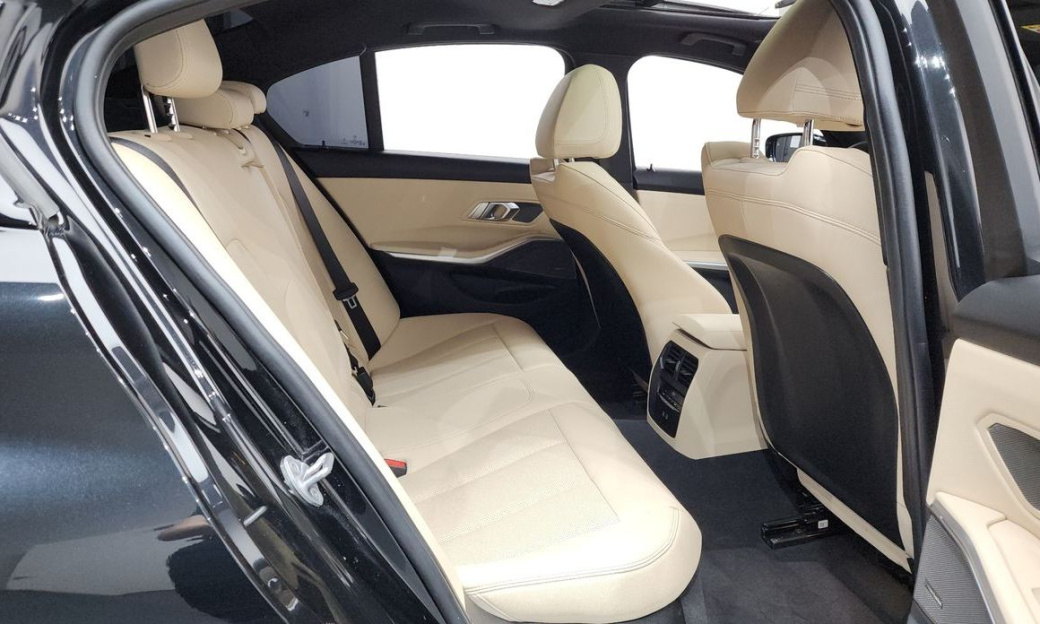 BMW 3-Series 320i M Sport, 2024