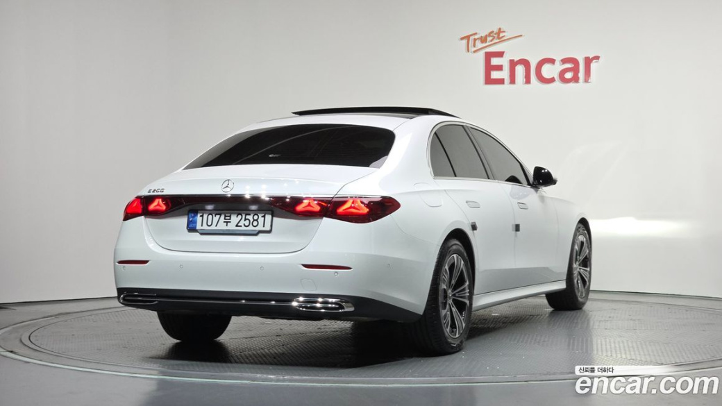 Mercedes-Benz E-Class E200 Avantgarde, 2024