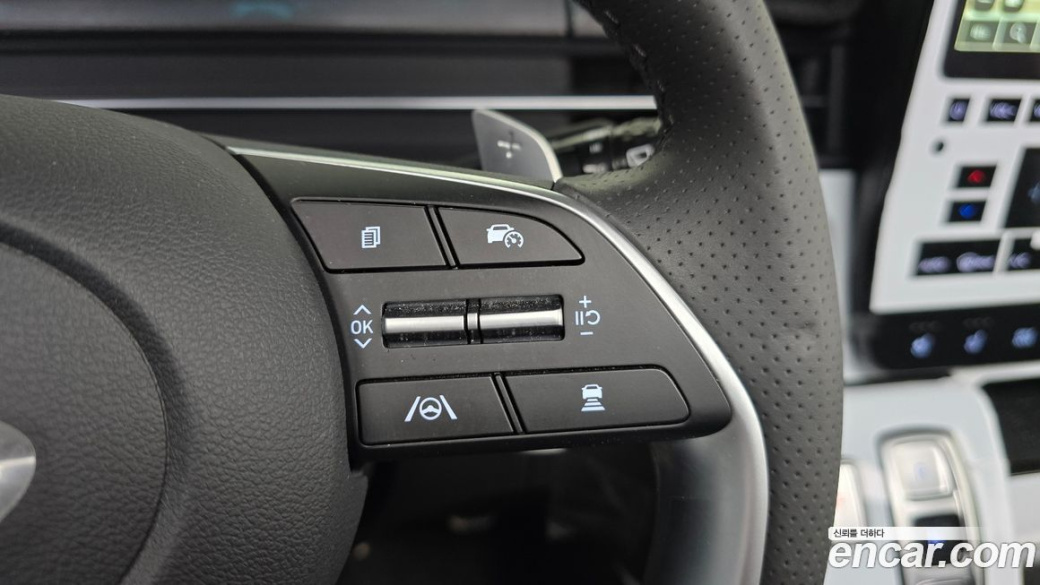 Hyundai Staria 4WD Lounge 7-Seater, 2025