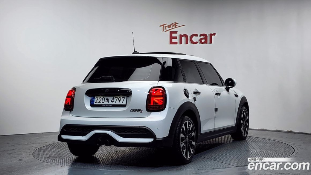 Mini Cooper Classic, 2023
