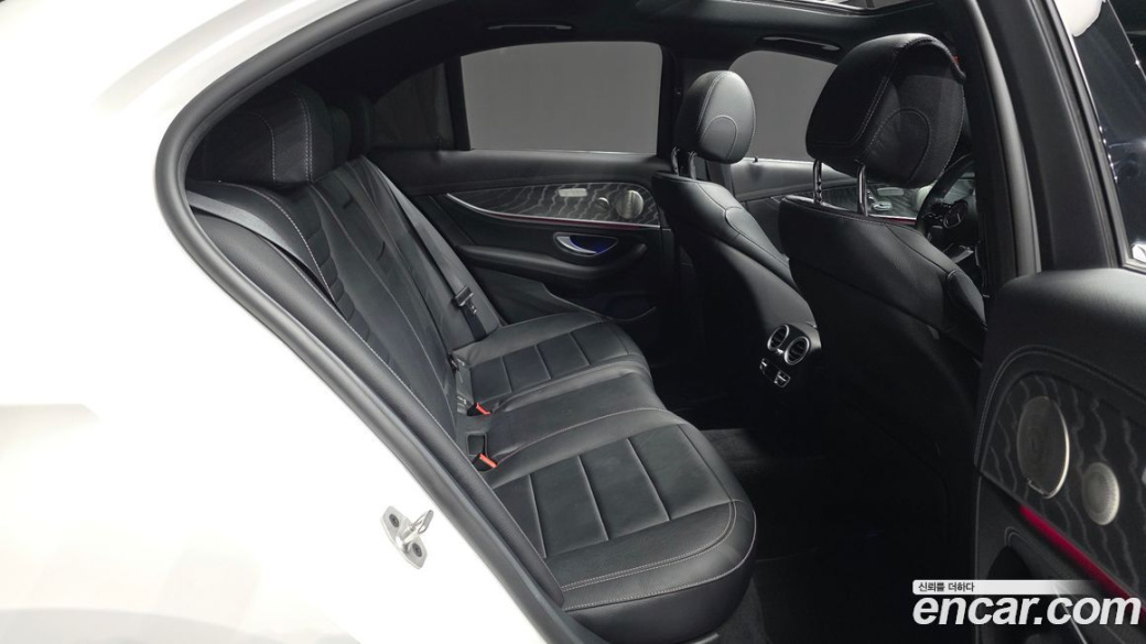 Mercedes-Benz E-Class E350 4MATIC AMG Line, 2022