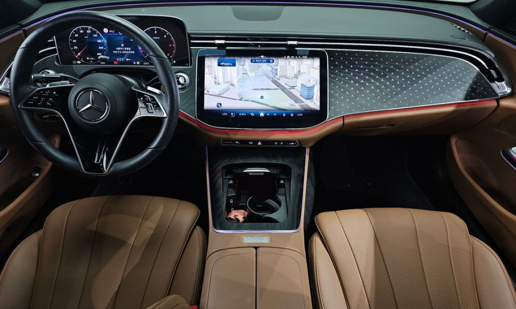 Mercedes-Benz E-Class E220d 4MATIC Exclusive, 2024