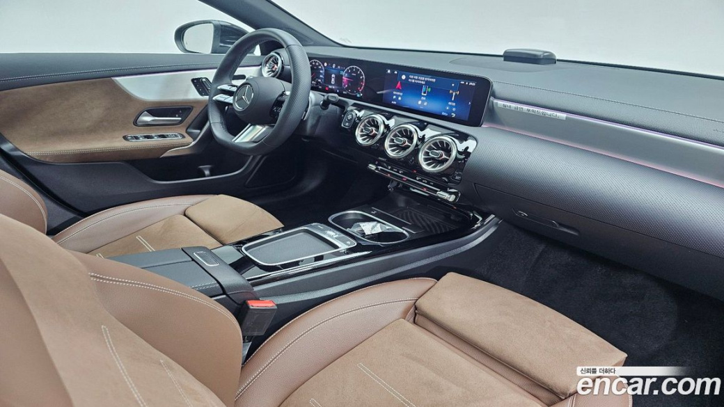 Mercedes-Benz CLA-Class CLA250 4MATIC, 2025