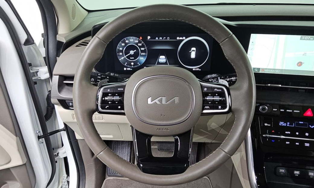 Kia Carnival 9-Seater Noblesse, 2023
