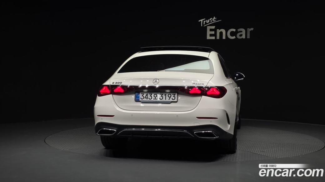 Mercedes-Benz E-Class E300 4MATIC AMG Line, 2025