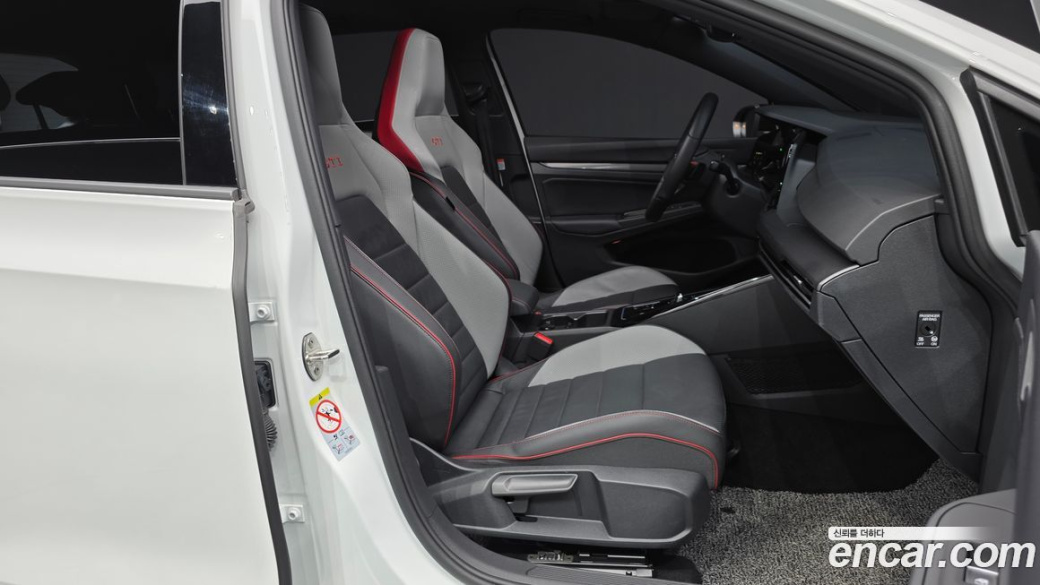 Volkswagen Golf 2.0 GTI, 2024